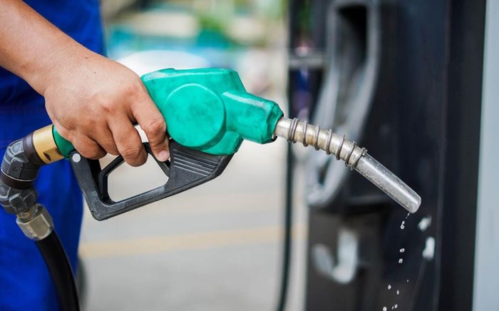 Giá xăng dầu hôm nay 14/4: Đồng loạt suy giảm