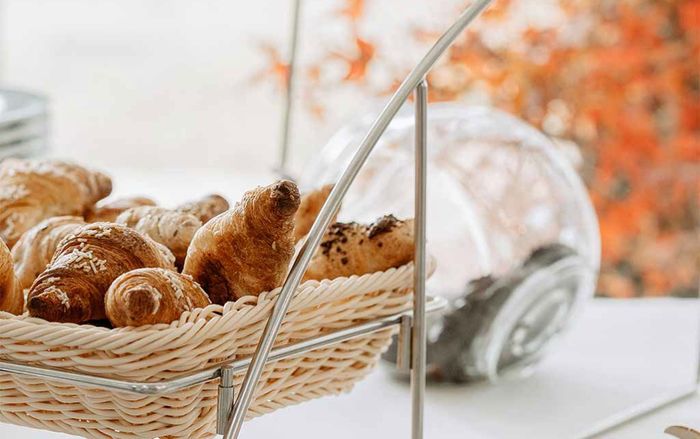 Vấn nạn đằng sau 'cơn sốt' buffet bánh mì tại Hàn Quốc, phải xếp hàng từ 4 giờ sáng