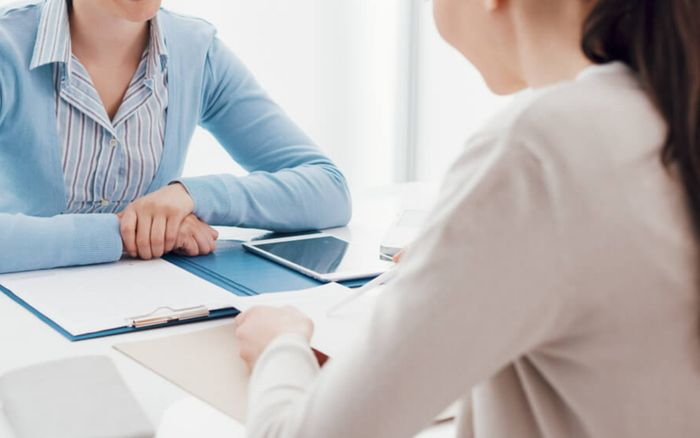 Đi phỏng vấn xin việc, cô gái bị loại ngay lập tức vì đến quá sớm