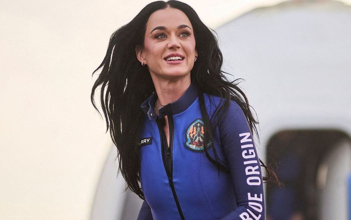 Katy Perry từ chối hát hit của mình trong chuyến bay vào không gian
