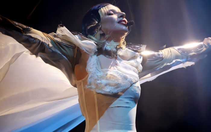 Lady Gaga lên tiếng về danh sách bài hát gây tranh cãi tại Coachella 2025