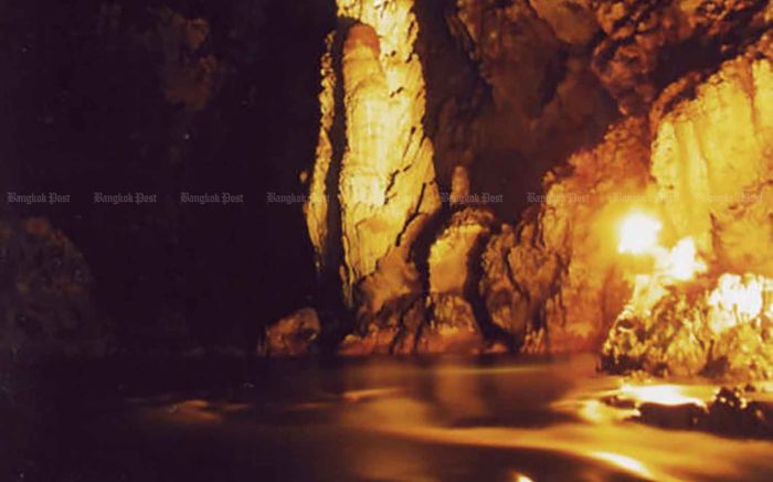 Lặn xuống dòng suối để vớt điện thoại du khách làm rơi, nam kiểm lâm bị nước cuốn trôi