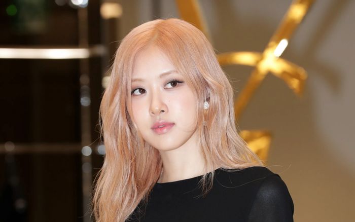 Rosé được tạp chí lâu đời của Mỹ vinh danh