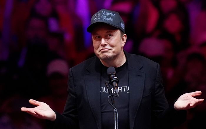 Elon Musk trở lại ngôi vị người giàu nhất thế giới với khối tài sản kỷ lục