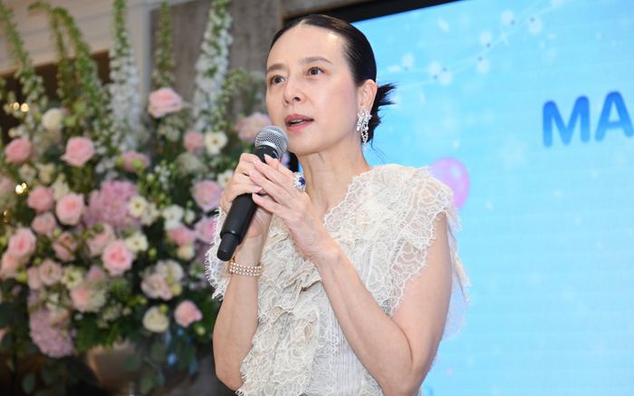 Madam Pang đến Việt Nam