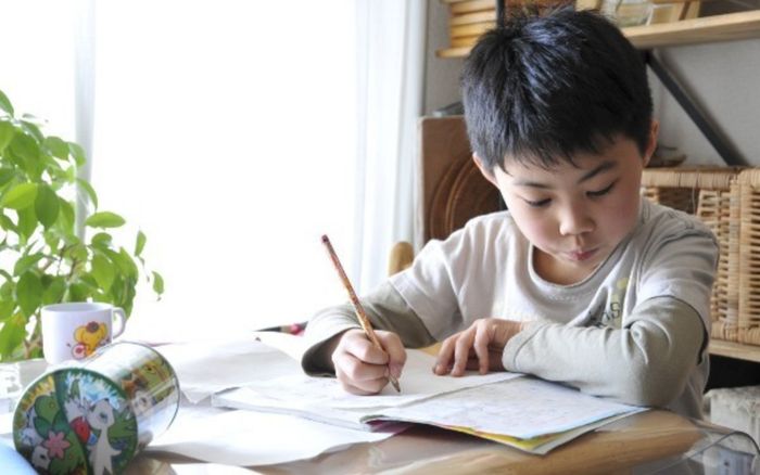 Trẻ con được sinh trong 3 tháng nào sẽ 'xuất chúng' hơn bình thường?