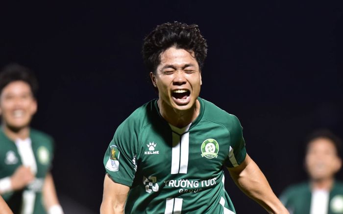 'Nguyễn Xuân Son không bằng Công Phượng'