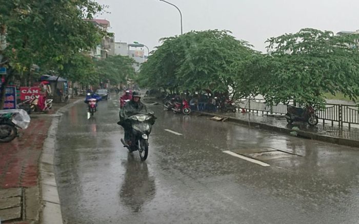 Dự báo thời tiết thành phố Hà Nội ngày 22/4: Có thể xuất hiện mưa rào