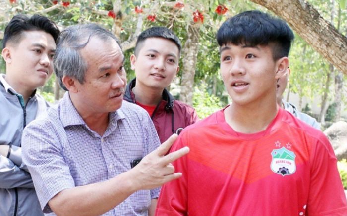 Học viện HAGL dạo này ra sao với HLV Vũ Tiến Thành