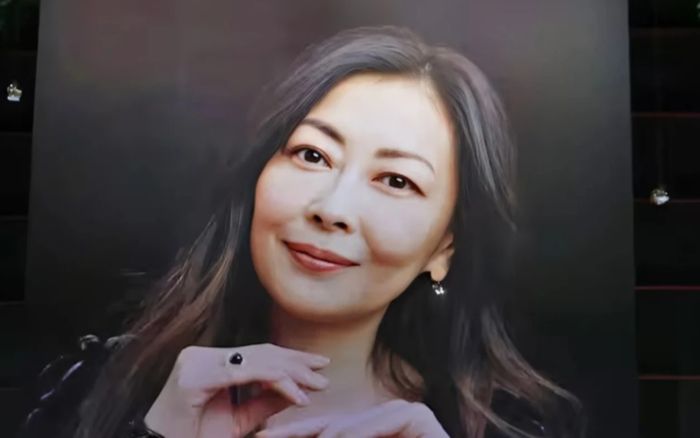 Lễ tiễn biệt minh tinh Miho Nakayama gây xúc động