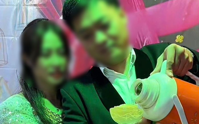 Chi tiết lạ trong bức ảnh chụp cô dâu, chú rể khiến dân mạng bàn tán rôm rả