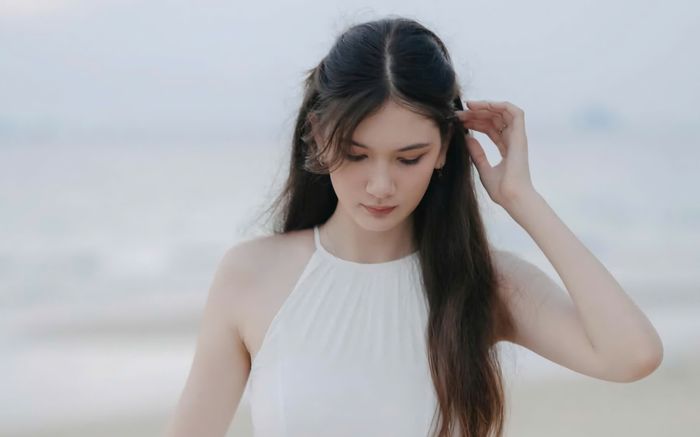 Ảnh đi biển xinh như thiên thần của em gái thủ môn Đặng Văn Lâm