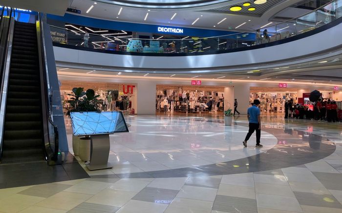 Lại thêm nam thanh niên rơi lầu ở Vạn Hạnh Mall