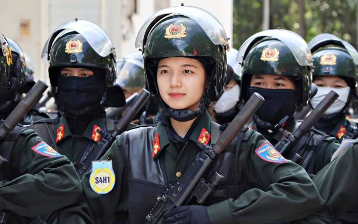 Loạt ảnh xinh như hoa của nữ Cảnh sát Đặc nhiệm trong khối diễu binh