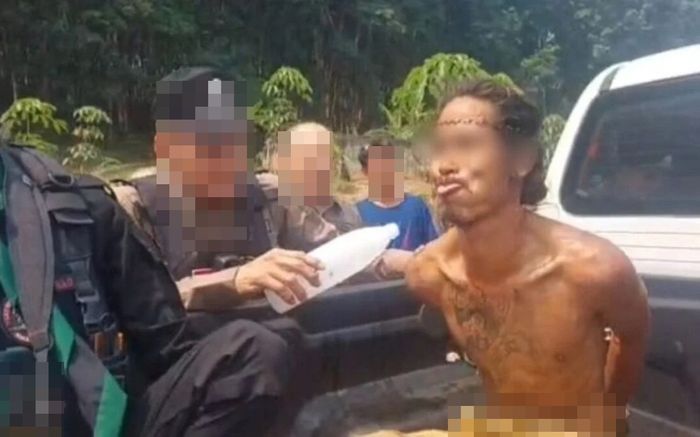 Người đàn ông bị bắt vì tự nhận mình là 'thần rắn'