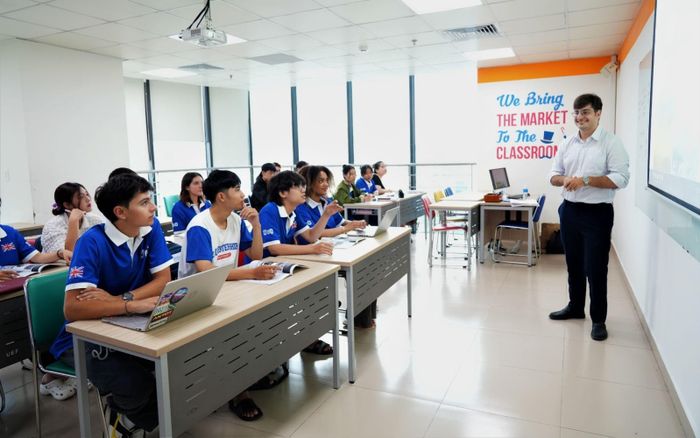 Gloucestershire Vietnam xét học bổng sớm bằng điểm thi Đánh giá năng lực ĐHQG - HCM