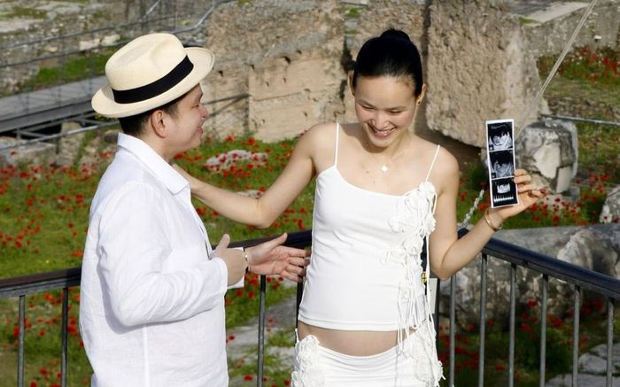 Nữ người mẫu Việt thông báo tin mang thai con đầu lòng với chồng bác sĩ