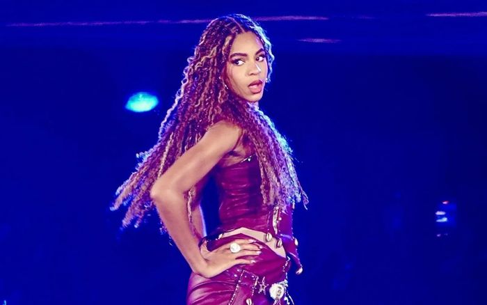 Con gái Beyoncé 'gây sốt' khi biểu diễn trong chuyến lưu diễn của mẹ