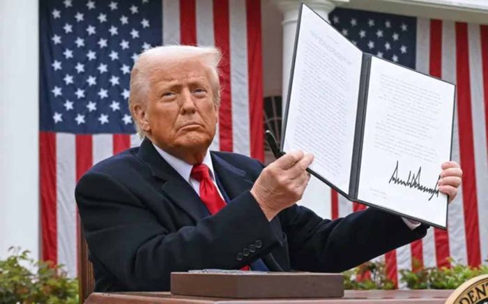 Mỹ áp thuế đối ứng với hàng loạt nền kinh tế, Việt Nam chịu mức cao lên đến 46%