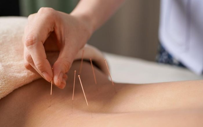 Người đàn ông nhiễm bệnh, phải cưa chân sau khi đi châm cứu
