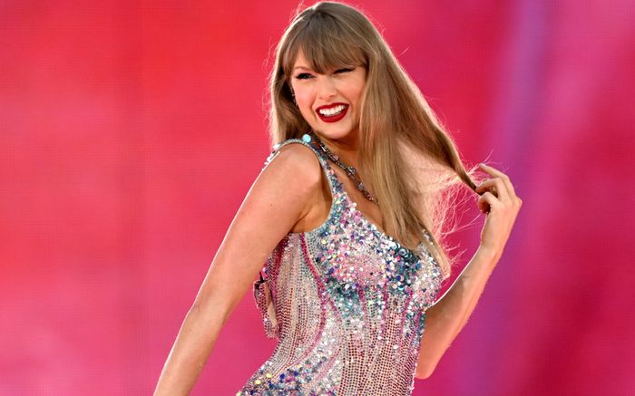 Nhân vật 'vượt mặt' Taylor Swift và Rihanna để trở thành nghệ sĩ giàu nhất hành tinh
