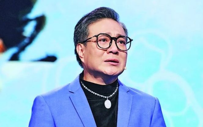 Diễn viên 'Thần điêu đại hiệp' bức xúc vì tiền lương thua nhân viên rửa bát