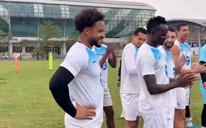 Tin tối 5/4: Kinh ngạc Nguyễn Xuân Son đã tái xuất ở CLB Nam Định