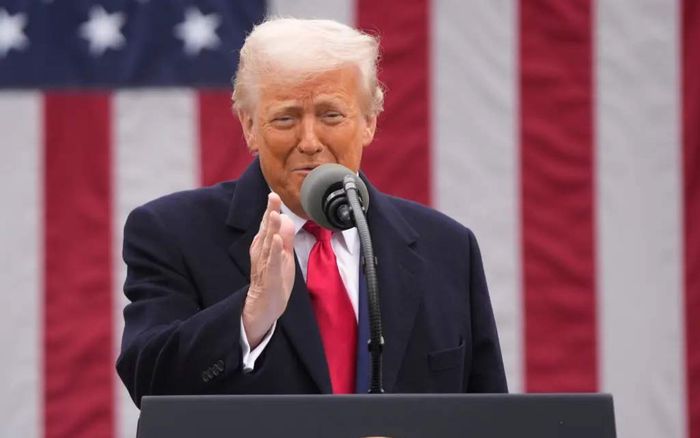 Ông Trump trấn an người dân Mỹ giữa làn sóng phản đối chính sách thuế quan mới