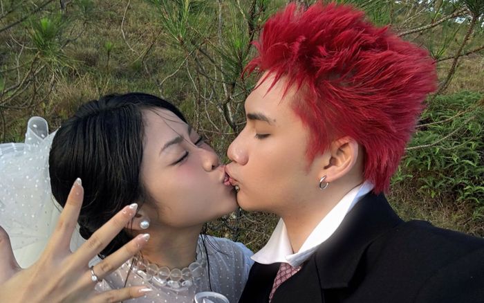 Nữ ca sĩ Vbiz được bạn trai cầu hôn sau 6 năm hẹn hò