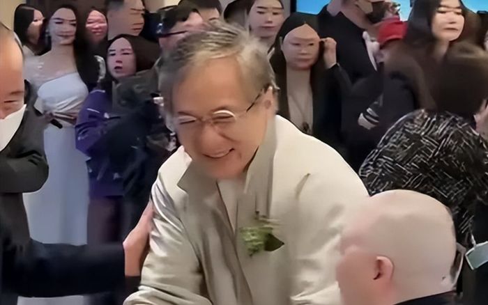 Không nhận ra Thành Long