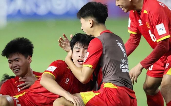 CĐV Thái Lan 'quay xe' khi U17 Việt Nam hòa Nhật Bản
