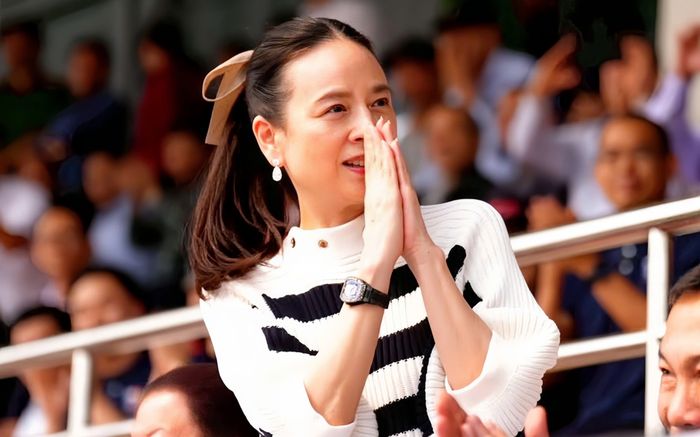 Madam Pang bị CĐV Thái Lan phản ứng