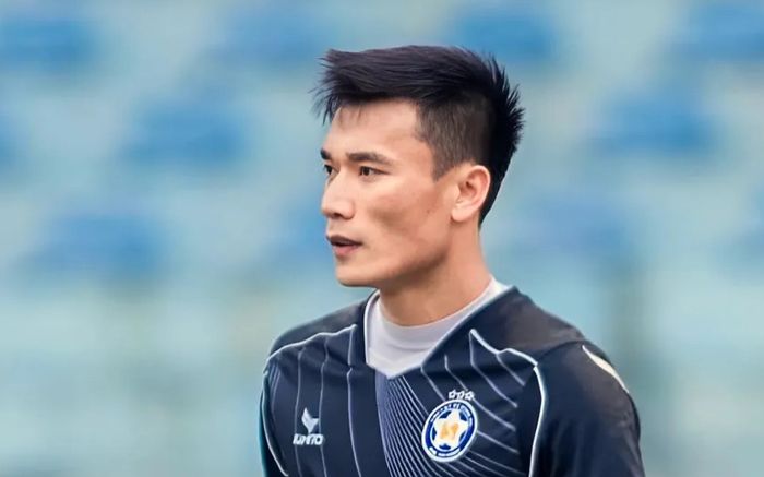 Áp lực lớn cho thủ môn Bùi Tiến Dũng