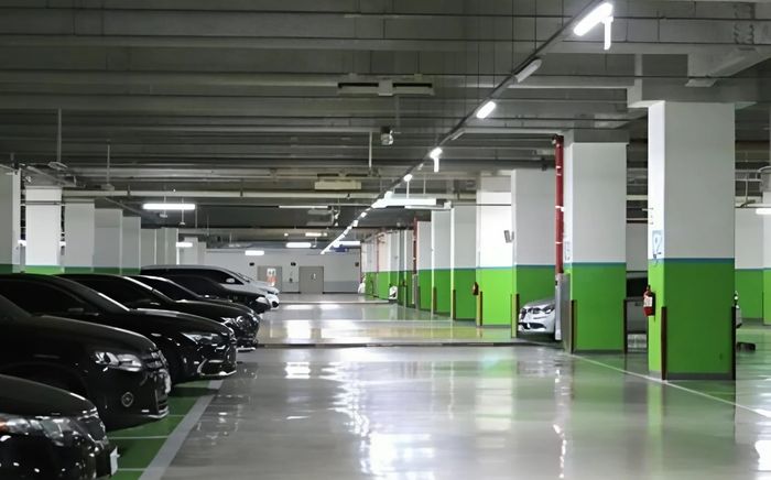 Người phụ nữ chi 35 tỷ đồng mua gần 200 chỗ đậu xe, người dân địa phương bức xúc