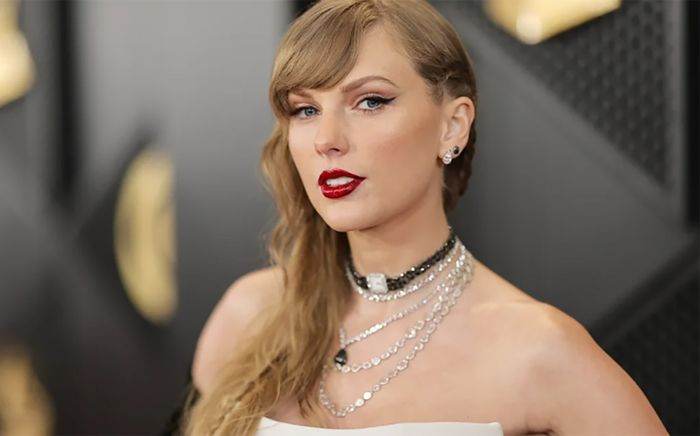 Taylor Swift bị triệu tập