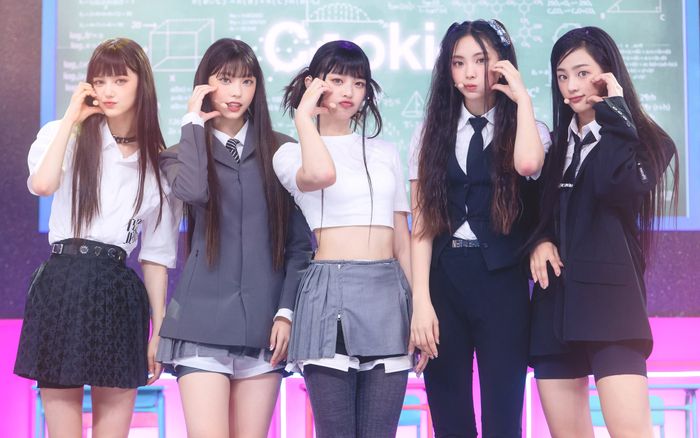 Ồn ào với ADOR có cản trở thành tích âm nhạc của NewJeans?