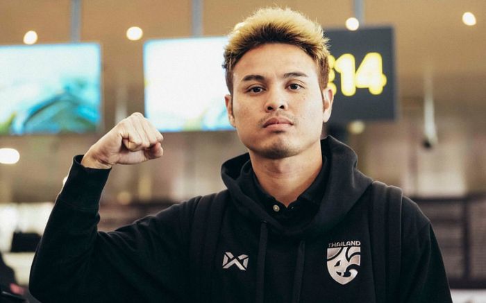 Theerathon khiêu khích tuyển Việt Nam