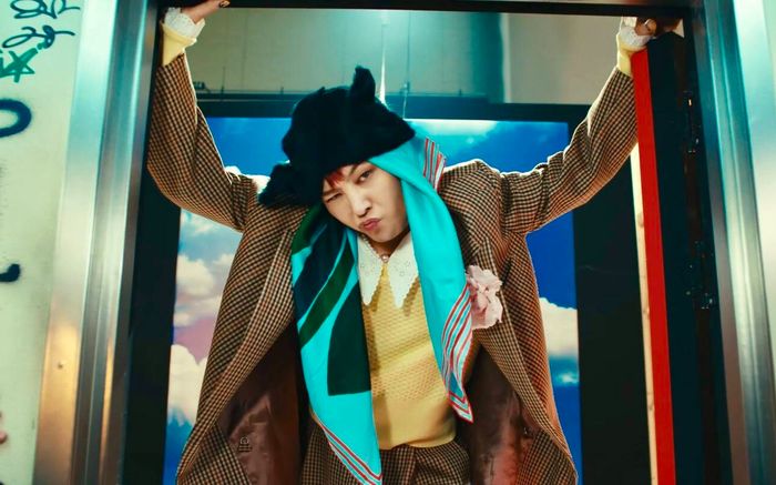 Chưa đến Việt Nam, G-Dragon đã gây sốt với loạt outfit được giới trẻ Việt thi nhau 'đu trend'
