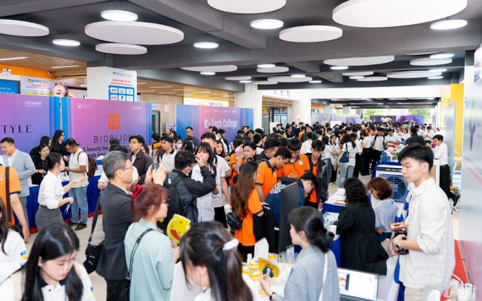 Doanh nghiệp Hàn săn nhân sự trẻ của HUTECH tại Ngày hội Văn hóa và Tuyển dụng Việt - Hàn 2025