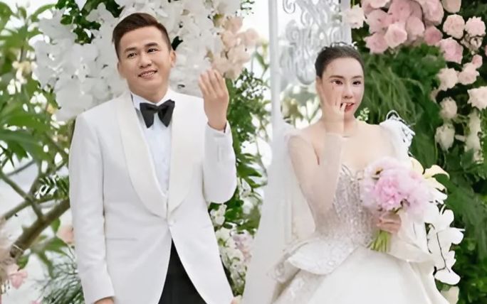 Động thái đặc biệt của Hồ Quỳnh Hương sau khi tiết lộ có con giữa đám cưới