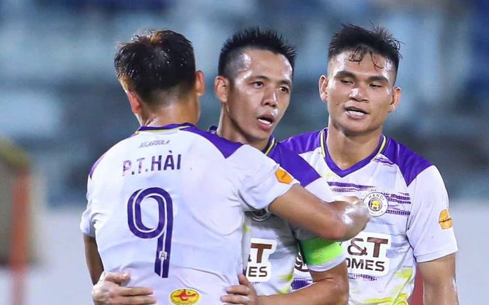 Người hùng Văn Quyết