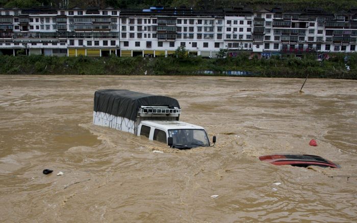 Trung Quốc ban hành cảnh báo vàng: Nguy cơ lũ quét nghiêm trọng, ít nhất 5 người thiệt mạng