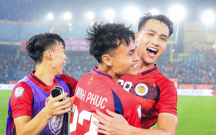 'Trò cưng' của Troussier cứu HLV Polking theo cách đặc biệt