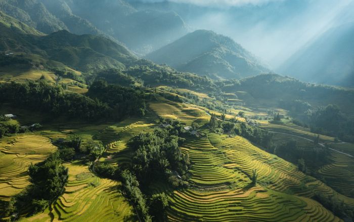 Du lịch bùng nổ dịp 30/4 – 1/5: Những điểm đến đông đúc nhất cả nước