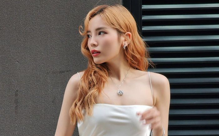 Đối thủ Kỳ Duyên nhận tin buồn