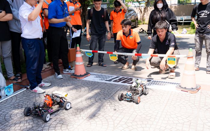Sinh viên HUTECH cháy hết mình tại sân đua tốc độ RACING HUTECH lần 8