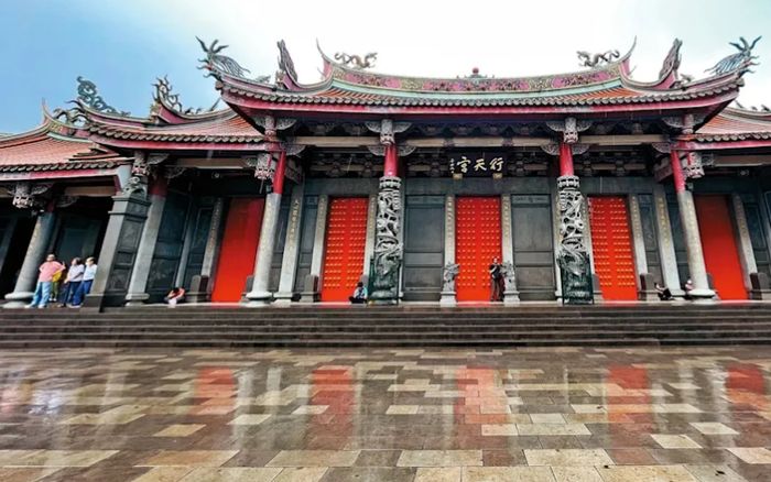 Cụ ông 89 tuổi tặng 9 bất động sản trị giá 345 tỷ cho chùa, xảy ra rắc rối sau đó