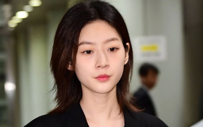 Không phải Kim Soo Hyun, Kim Sae Ron hẹn hò với nam idol nổi tiếng năm 2018