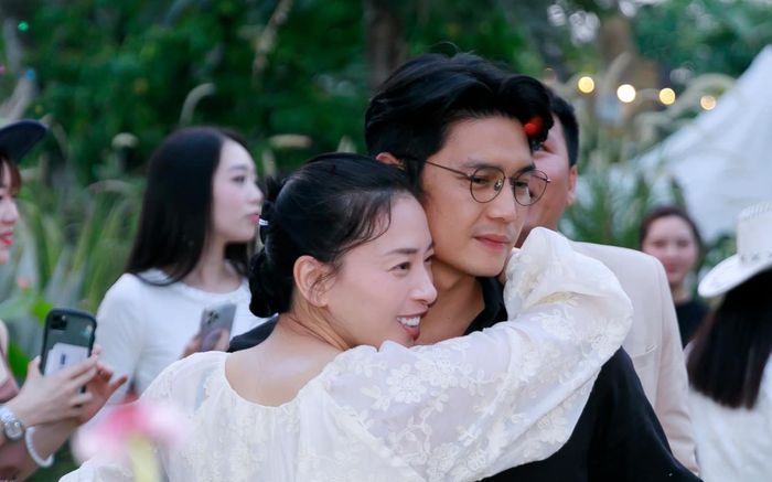 Hơn 1 triệu người xem hành động đặc biệt của Huy Trần dành cho Ngô Thanh Vân