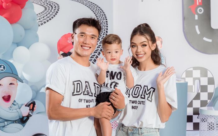 Thủ môn Bùi Tiến Dũng nói lời thật lòng về vợ